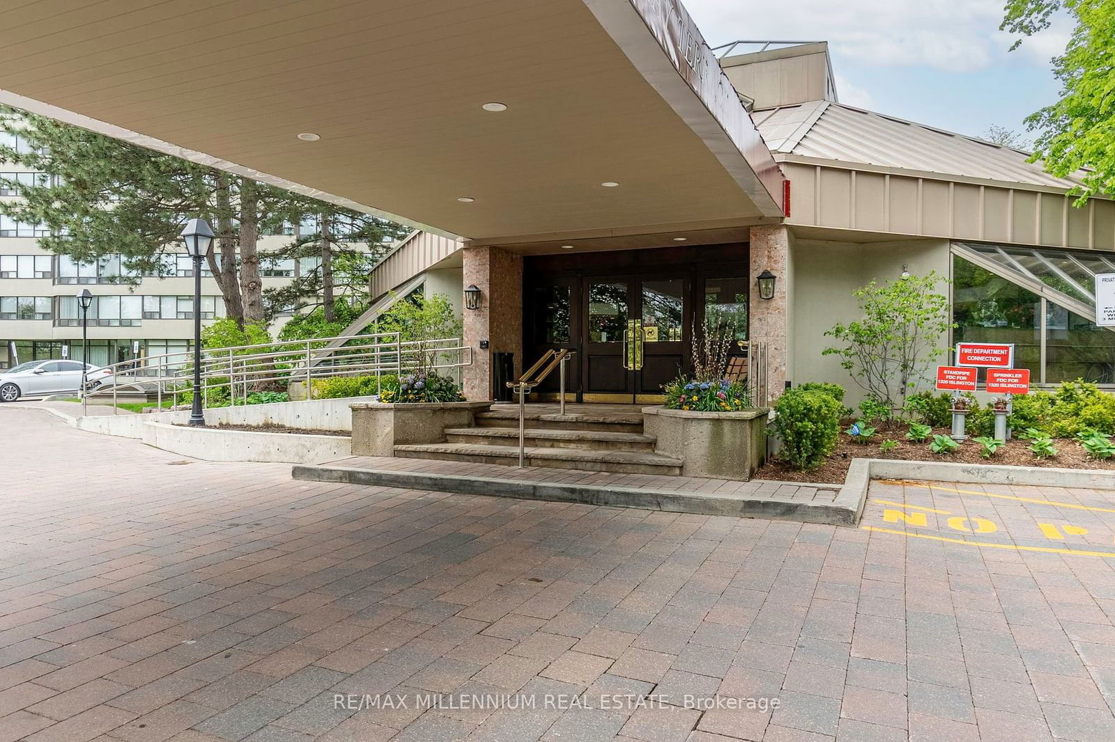 1300 Islington Ave, unit 2906 for sale - image #32