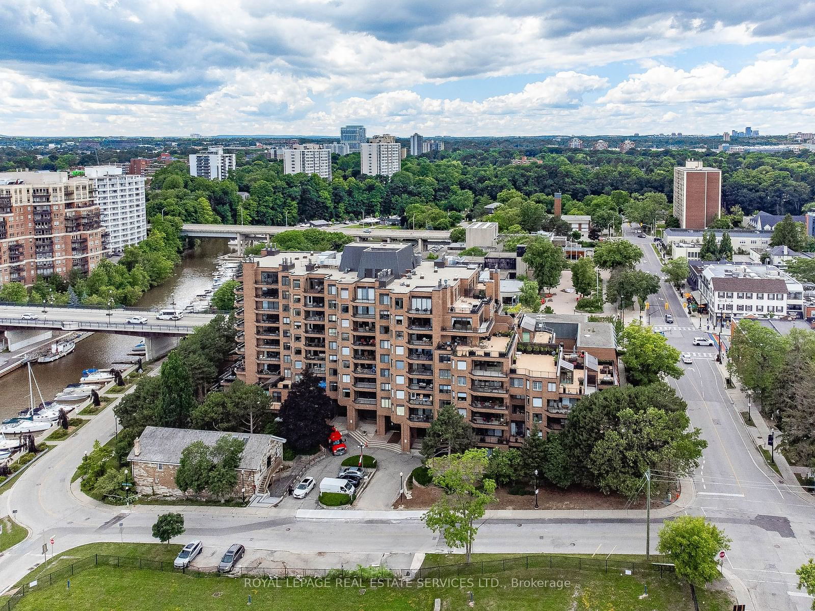 100 Lakeshore Rd E, unit 1104 for sale