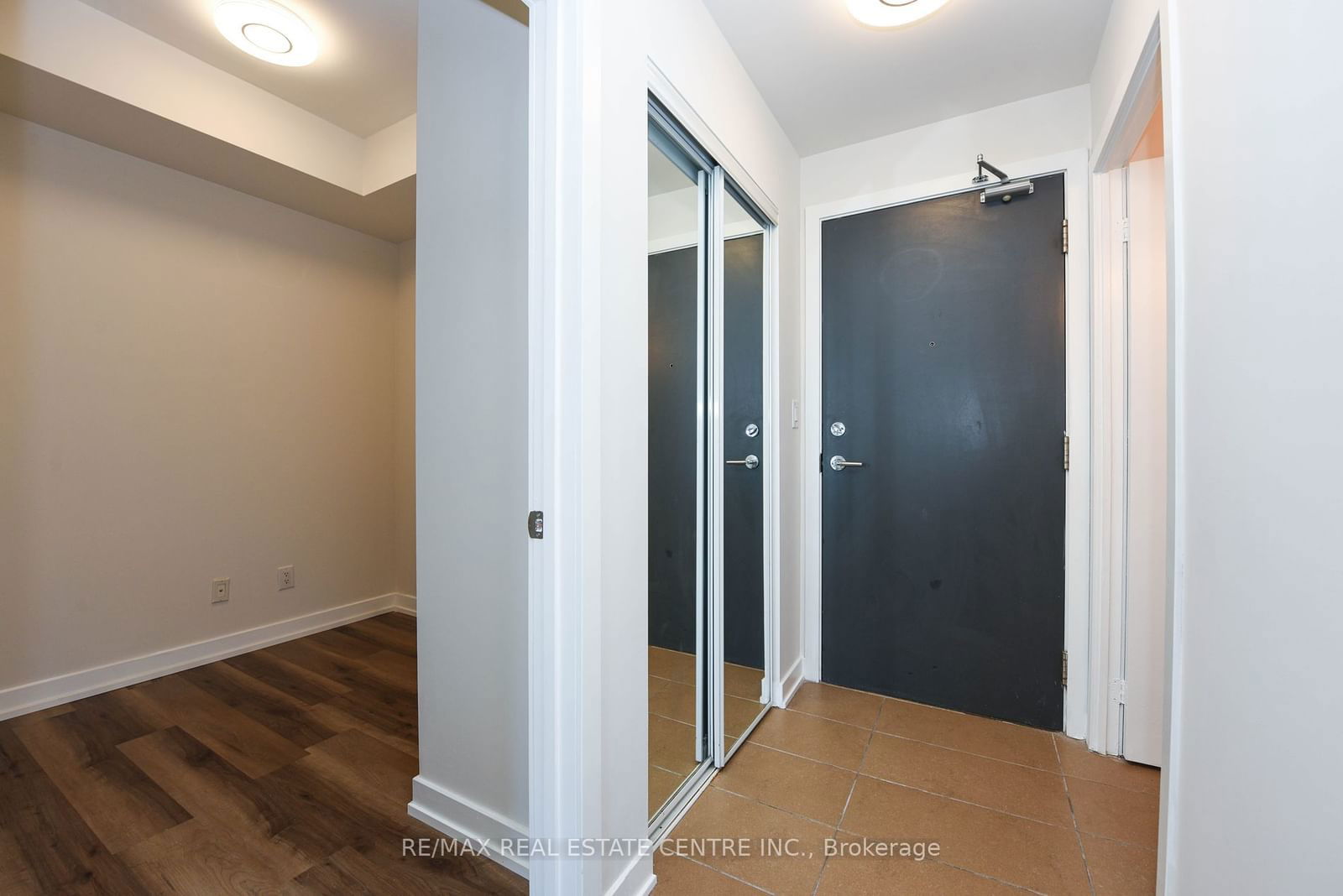 4070 Confederation Pkwy, unit 2903 for rent - image #4