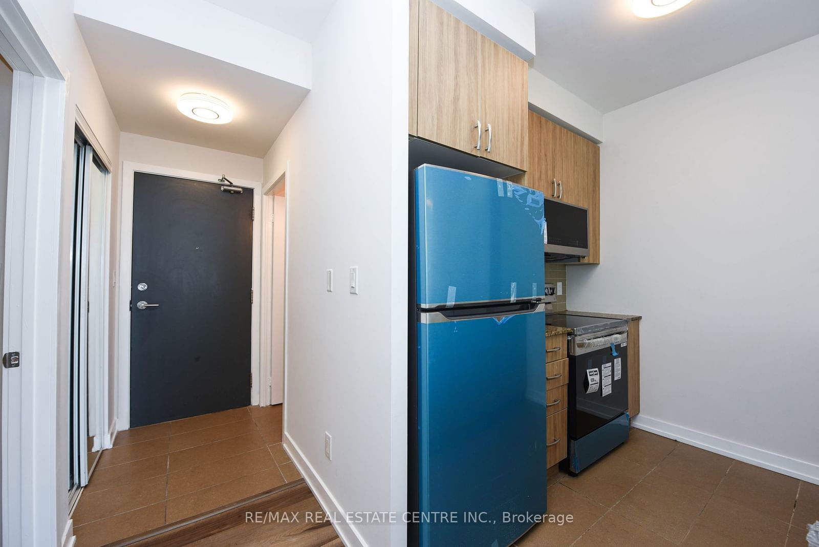 4070 Confederation Pkwy, unit 2903 for rent - image #5