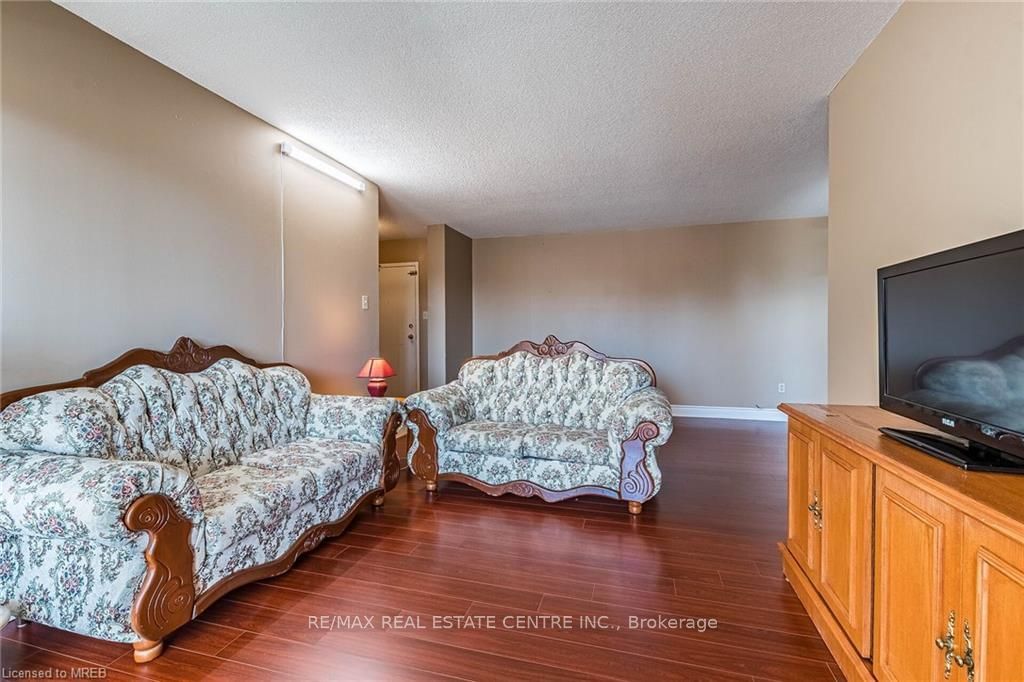 10 Malta Ave, unit 210 for sale