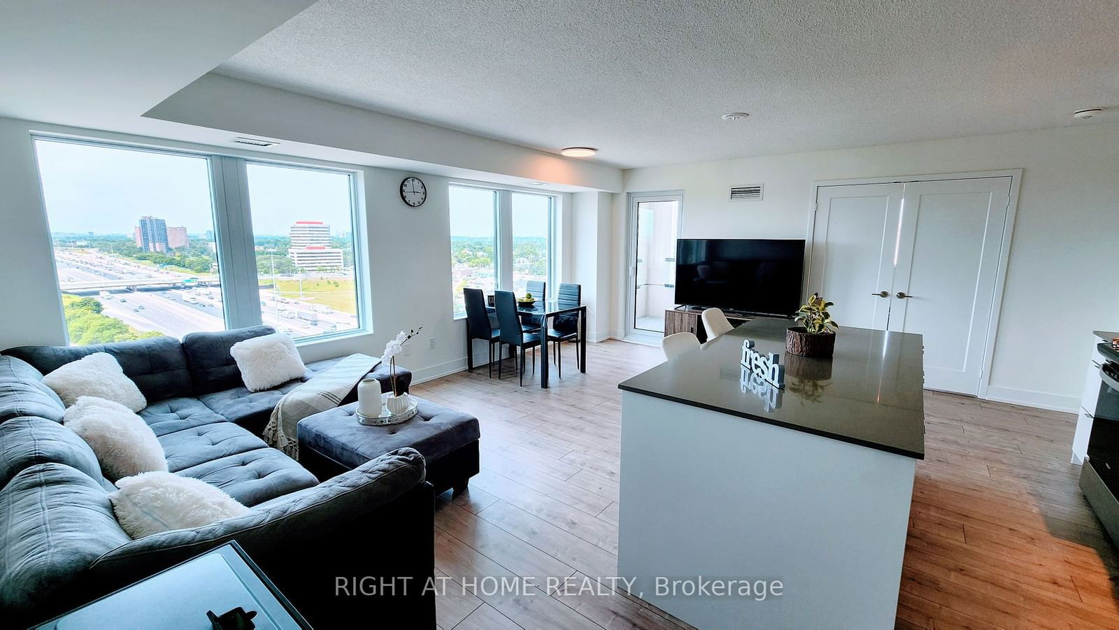 10 EVA Rd, unit 1406 for sale - image #26