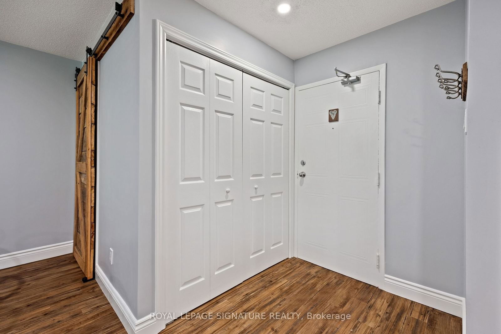 1502 Pilgrims Way, unit 411 for sale - image #2