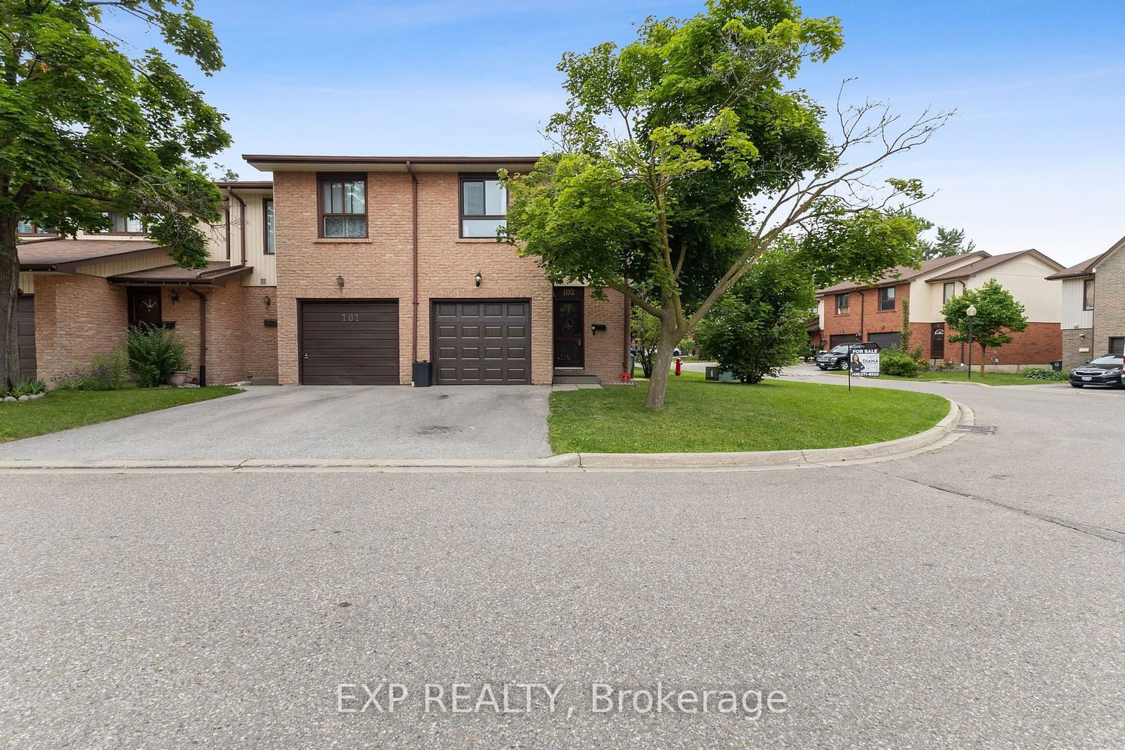 Dawson Crescent Townhomes, Brampton, Toronto