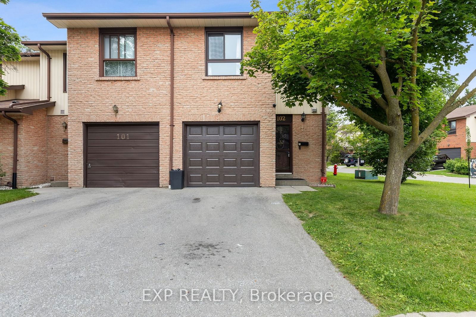 Dawson Crescent Townhomes, Brampton, Toronto