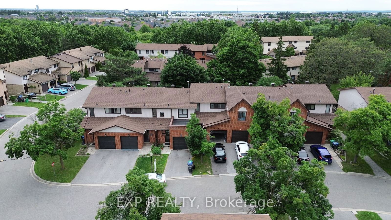 Dawson Crescent Townhomes, Brampton, Toronto