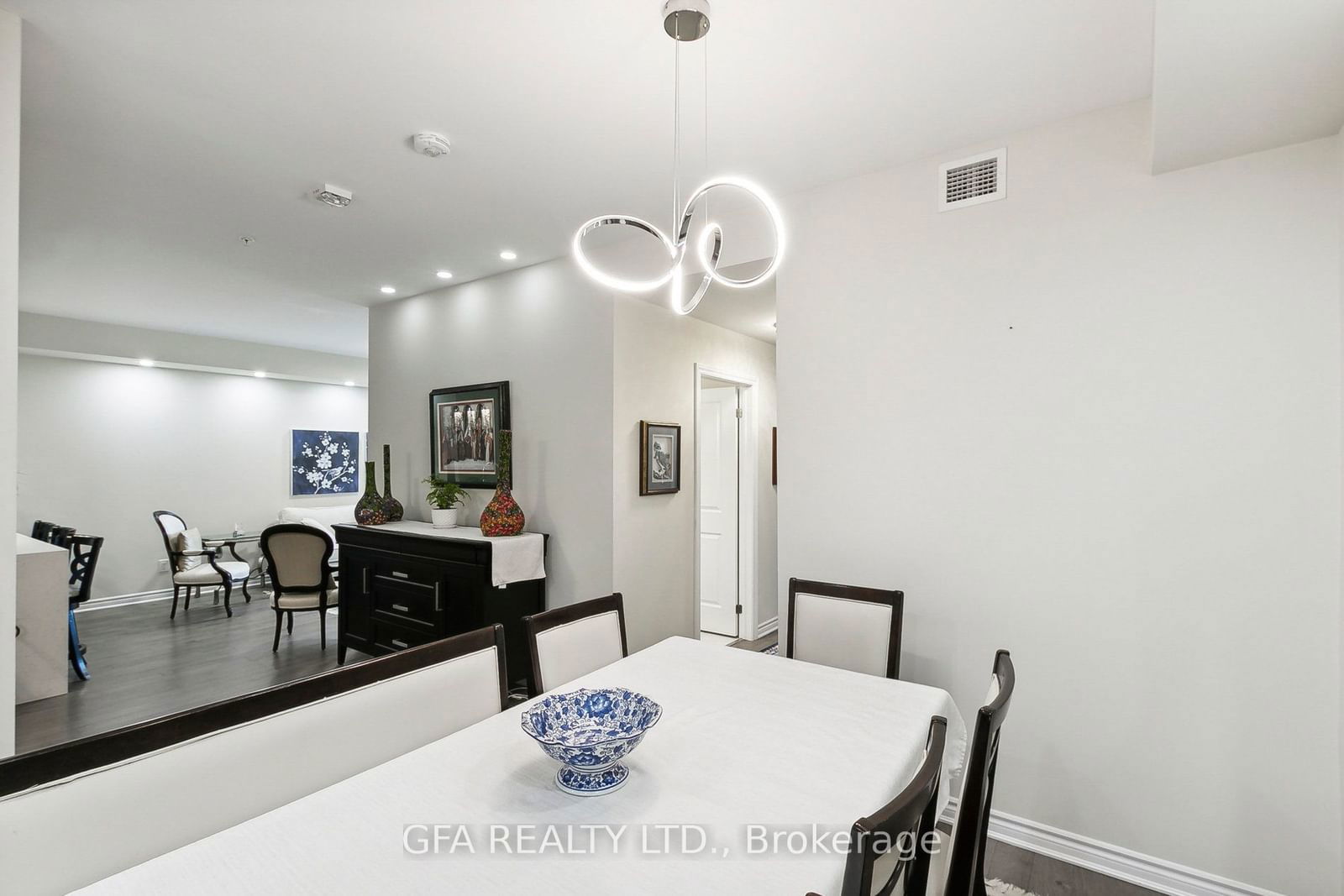 150 Oak Park Blvd, unit 305 for sale