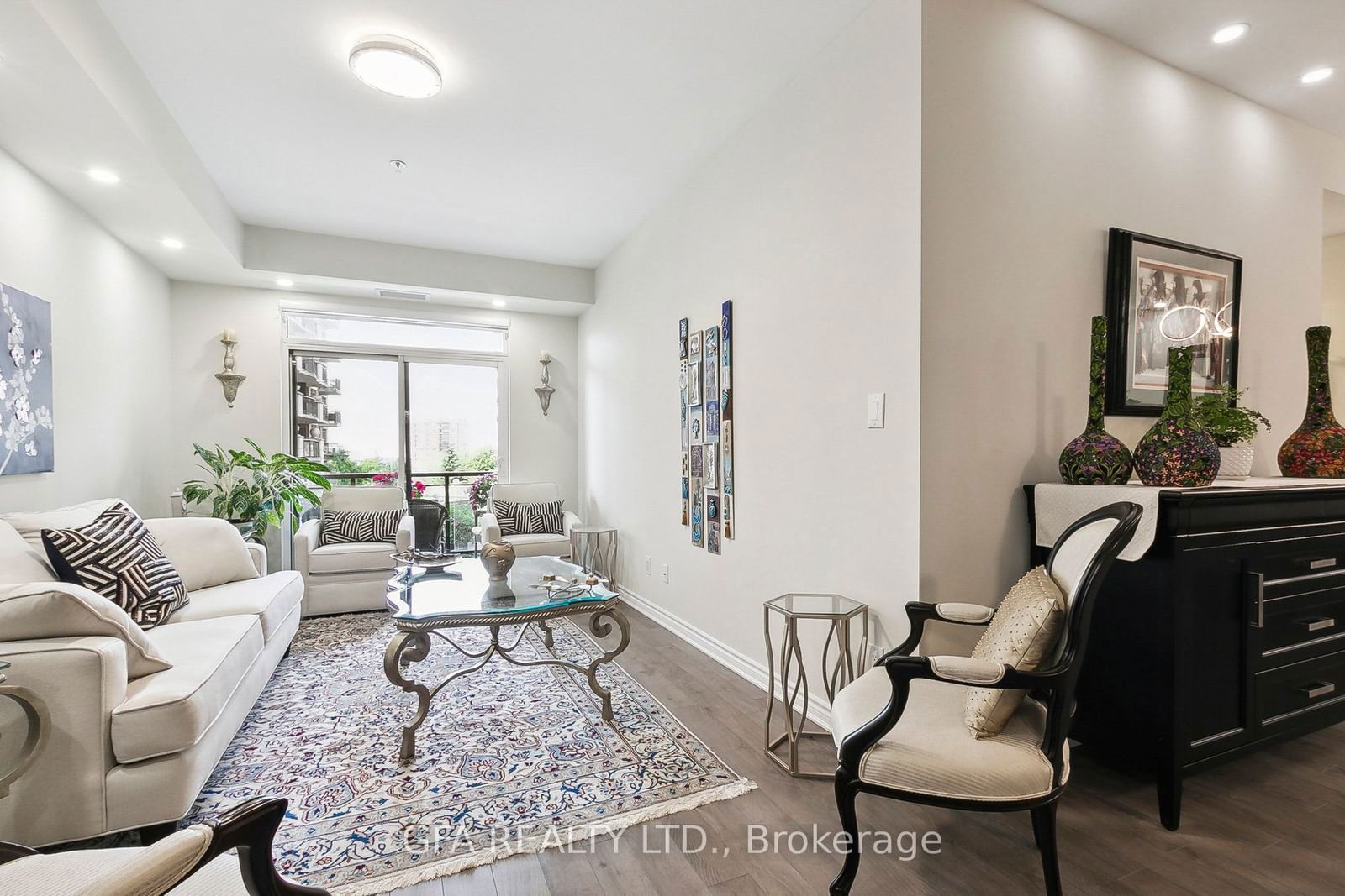 150 Oak Park Blvd, unit 305 for sale