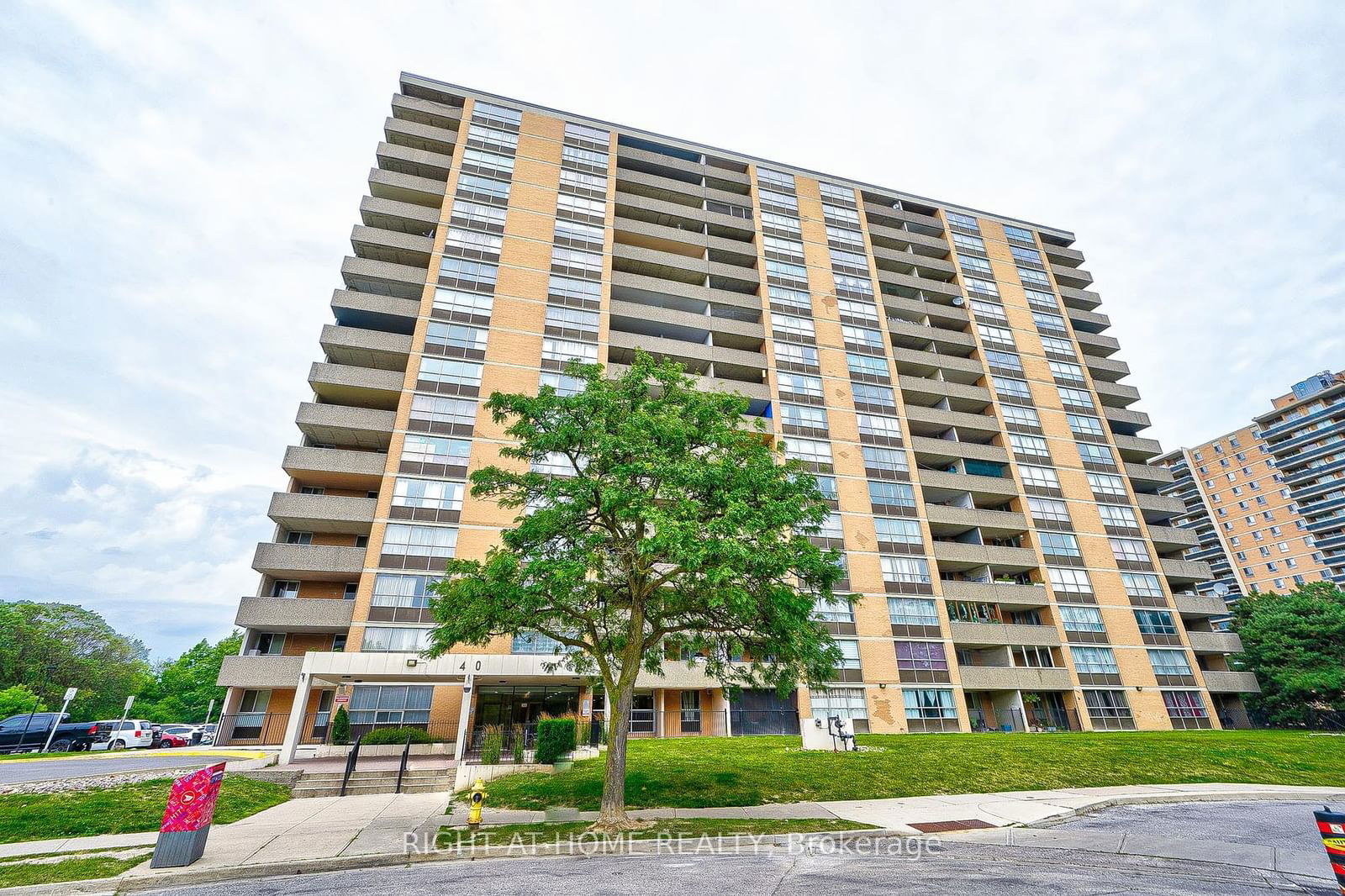 40 Panorama Crt, unit 1110 for sale - image #1