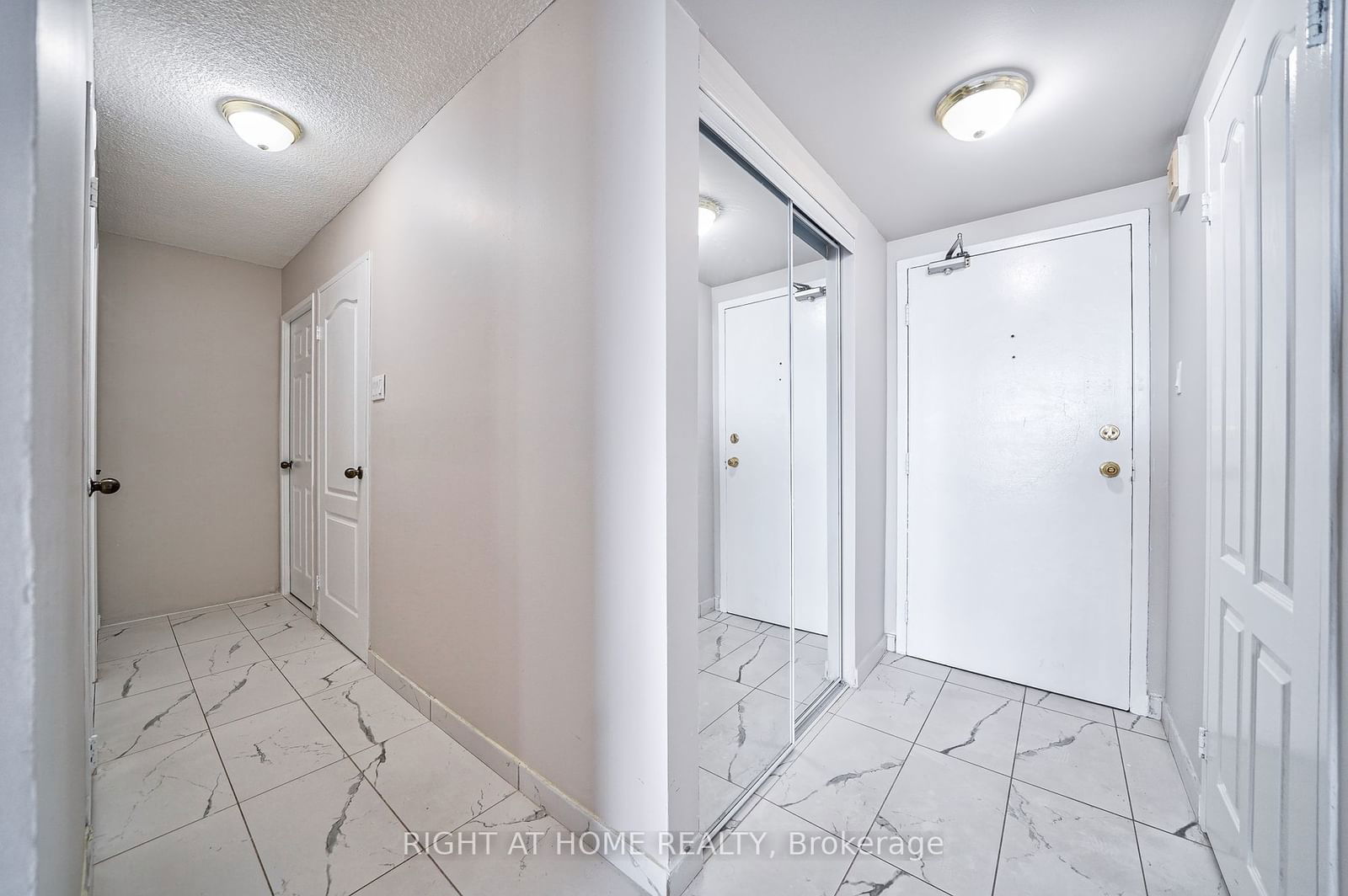 40 Panorama Crt, unit 1110 for sale - image #3