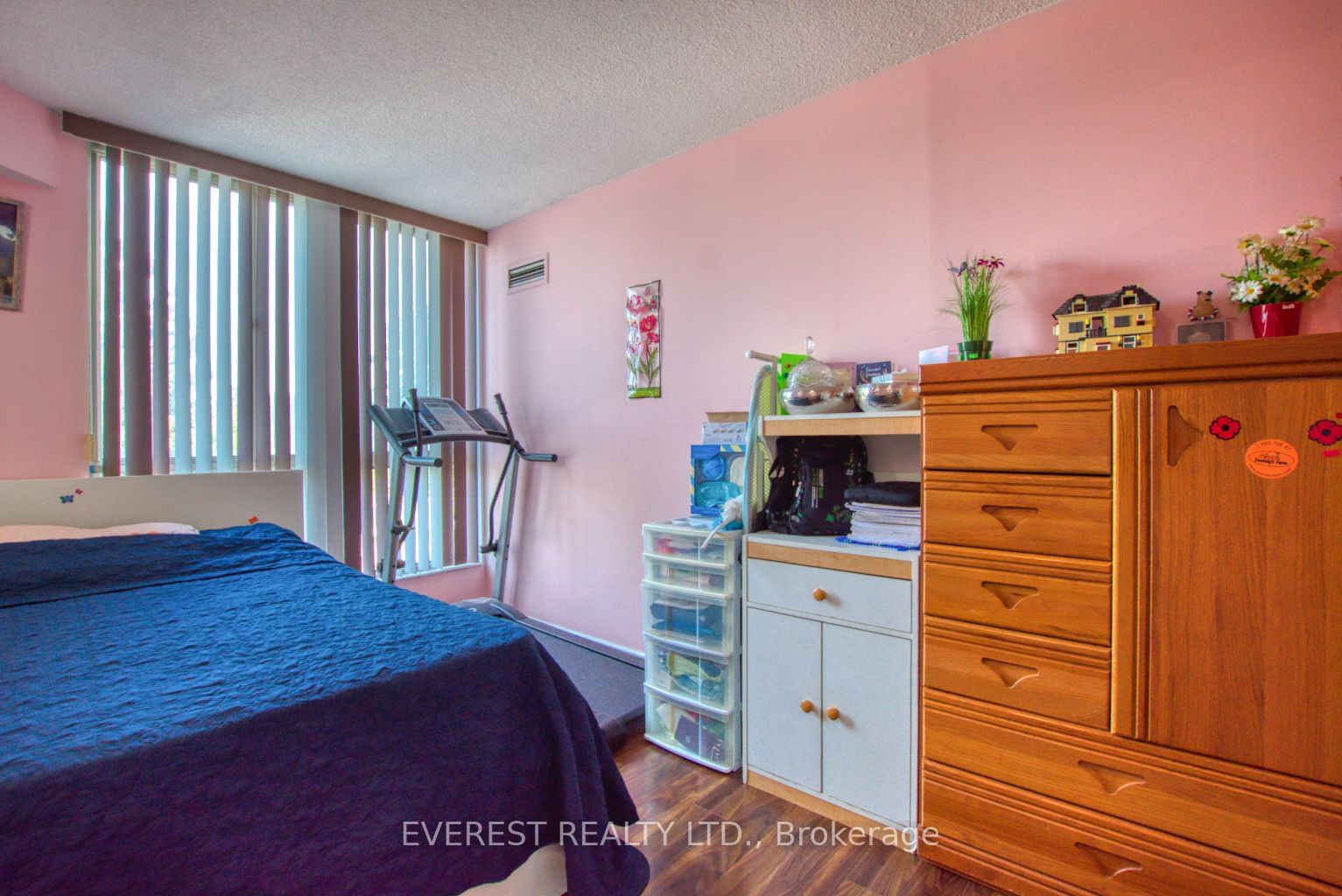 2901 Kipling Ave, unit 205 for sale