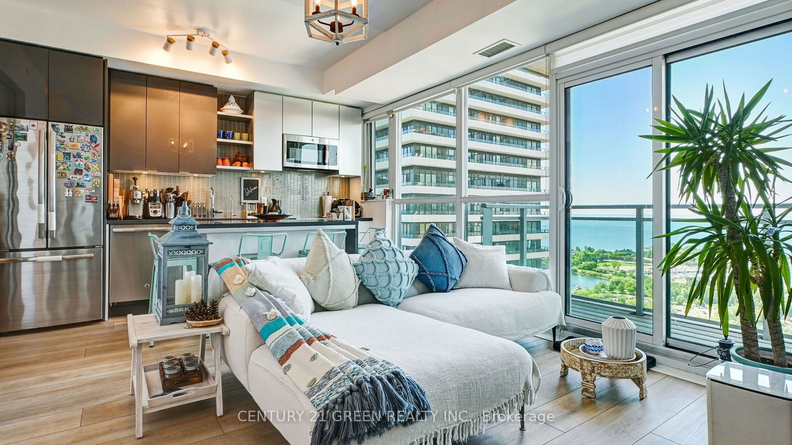 33 Shore Breeze Dr, unit 2811 for sale - image #11