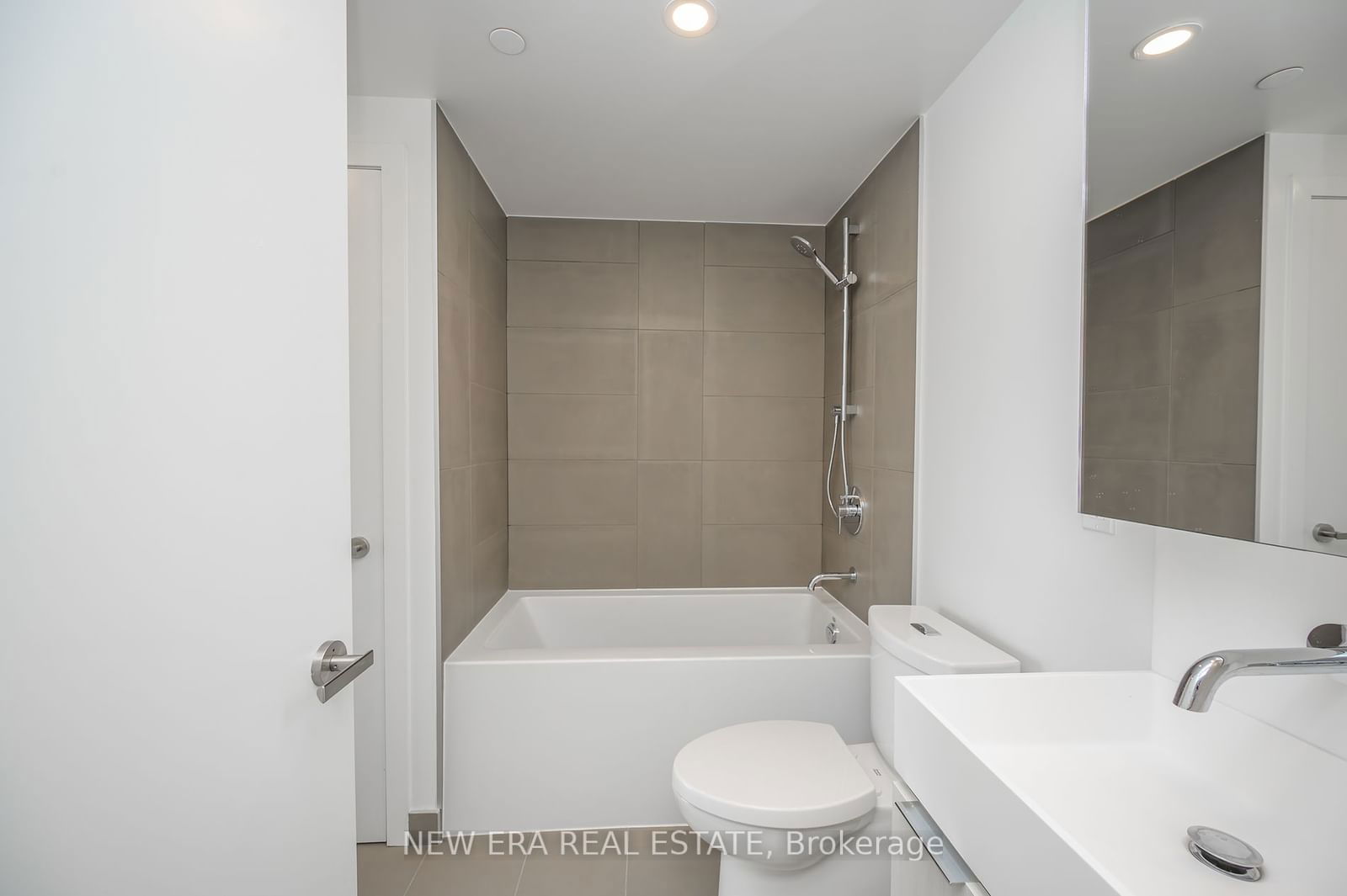 374 Martha St, unit 1104 for rent - image #23