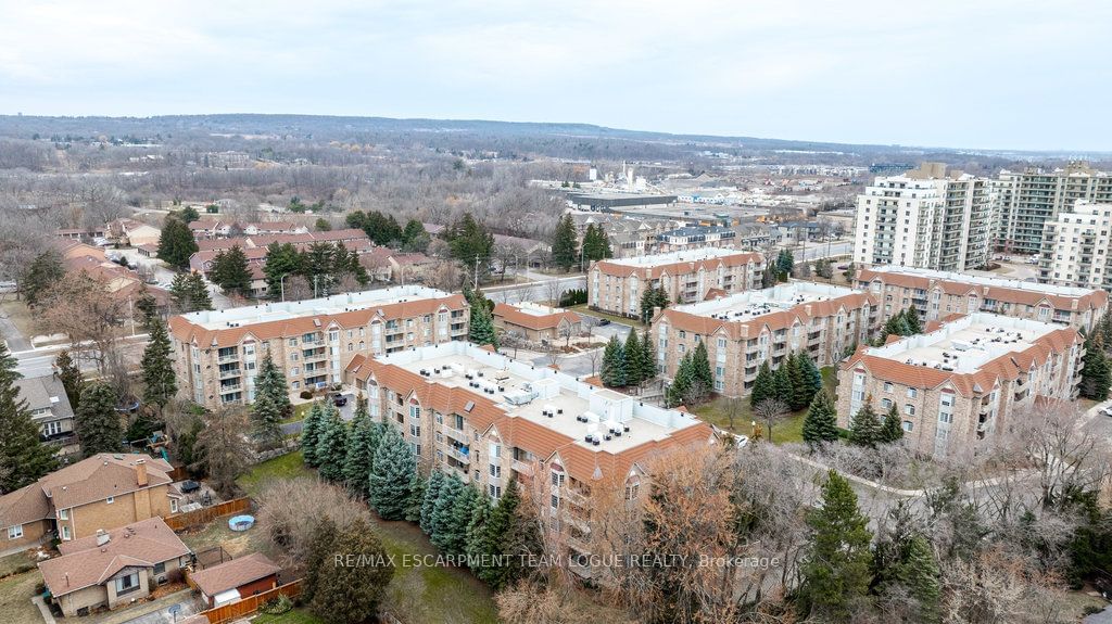 216 PLAINS Rd W, unit B406 for sale - image #37