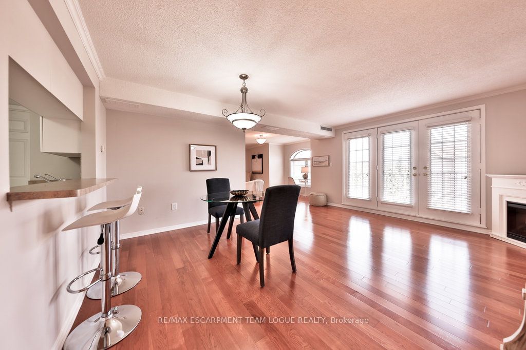 216 PLAINS Rd W, unit B406 for sale - image #9