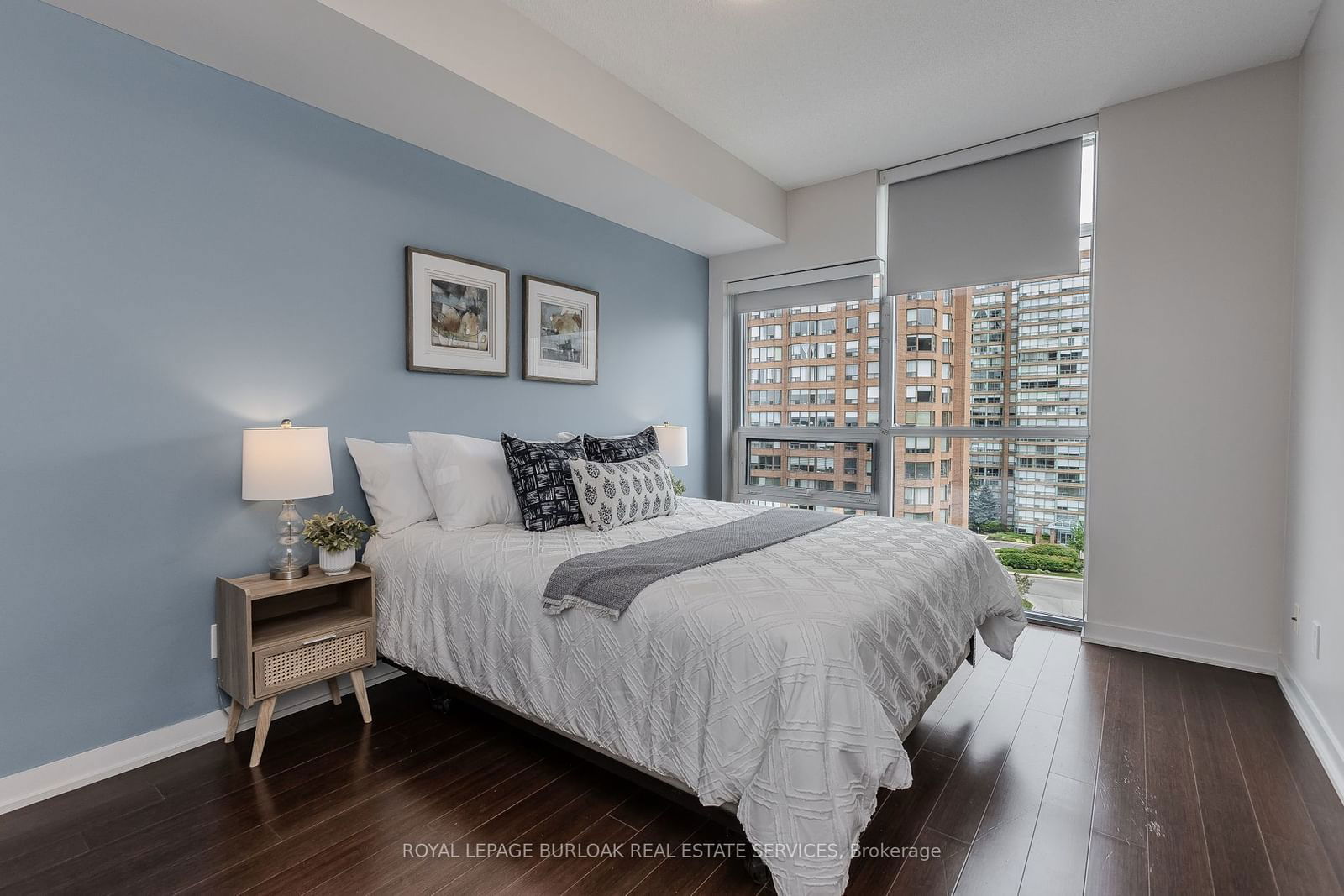 551 Maple Ave, unit 814 for sale - image #22