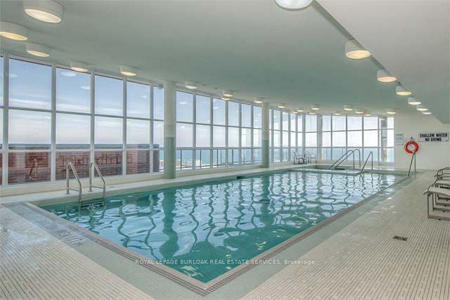 551 Maple Ave, unit 814 for sale - image #34