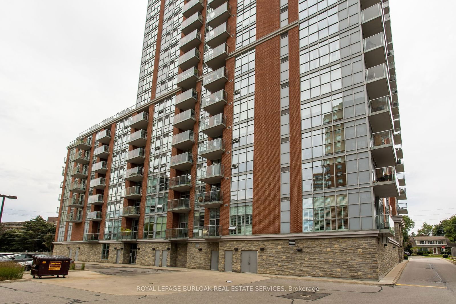 551 Maple Ave, unit 814 for sale - image #4