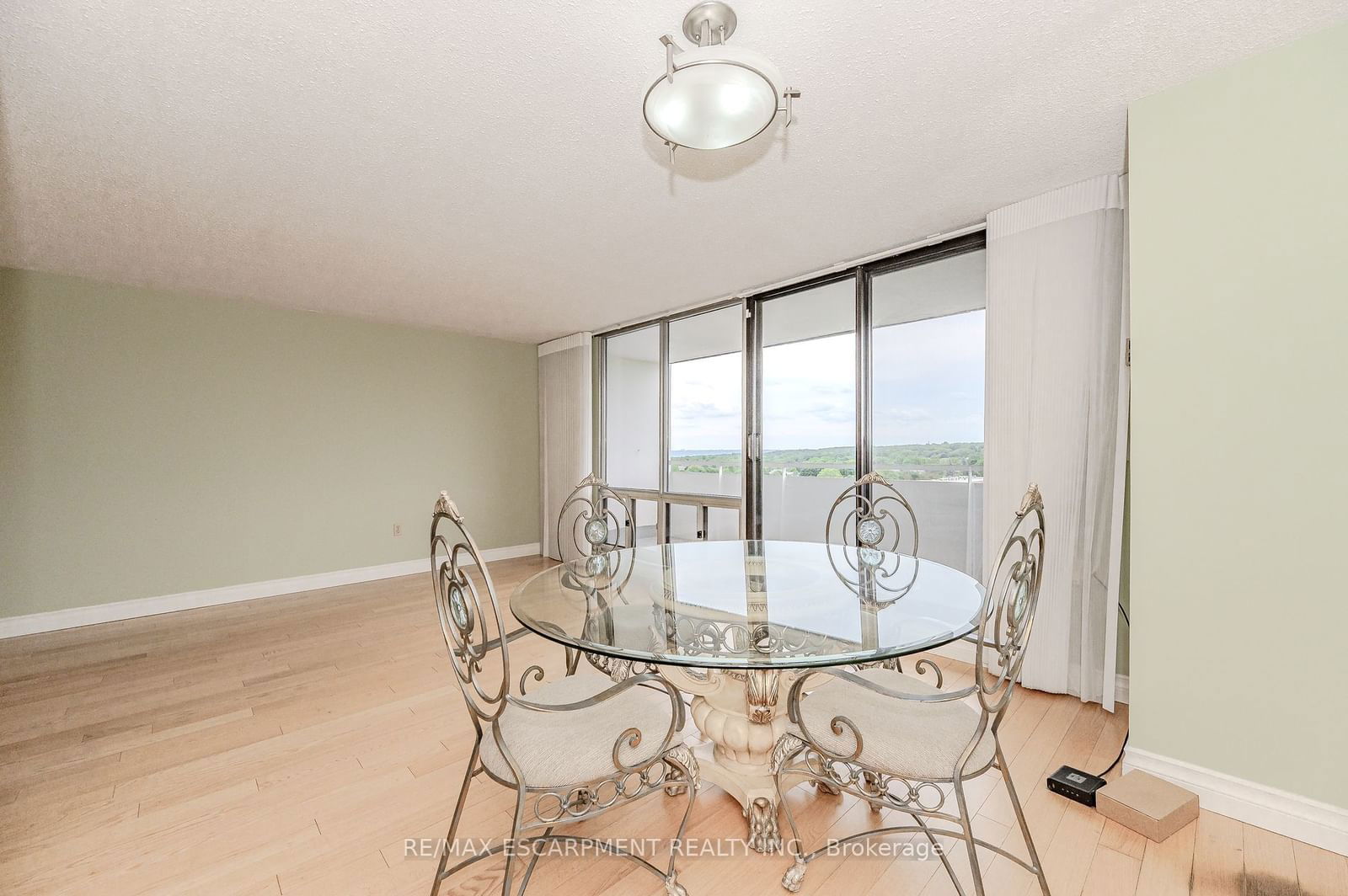 2055 Upper Middle Rd, unit 1008 for sale - image #8