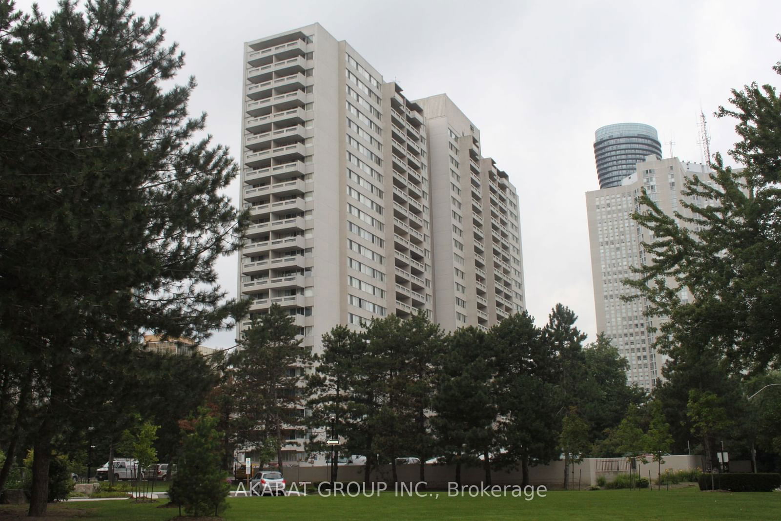 3590 Kaneff Cres, unit #1506 for rent - image #3