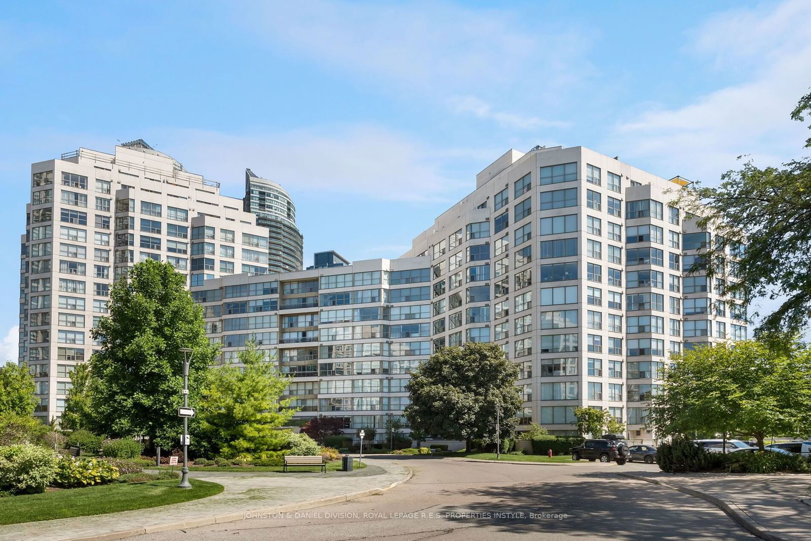 2261 Lake Shore Blvd W, unit 921 for sale - image #1