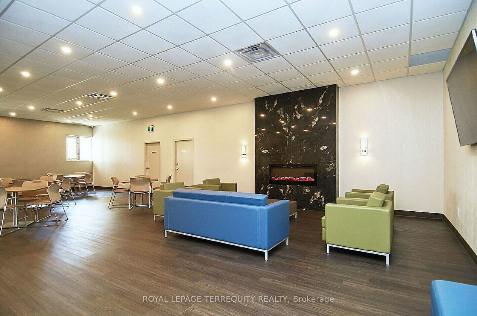 299 Mill Rd, unit 703 for sale - image #34