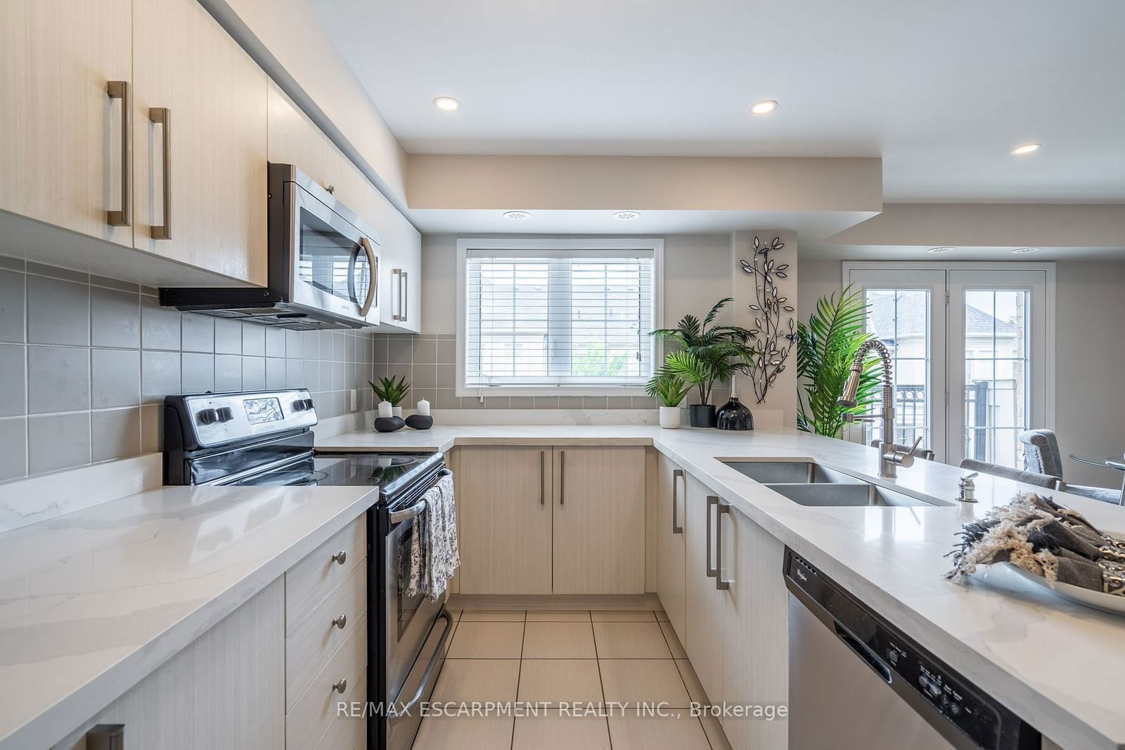 2441 Greenwich Dr E, unit 125 for sale - image #13