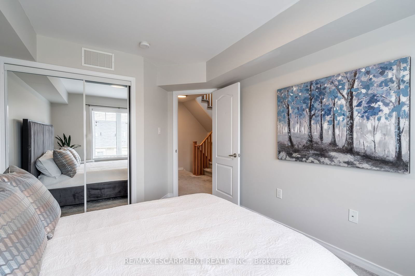 2441 Greenwich Dr E, unit 125 for sale - image #17