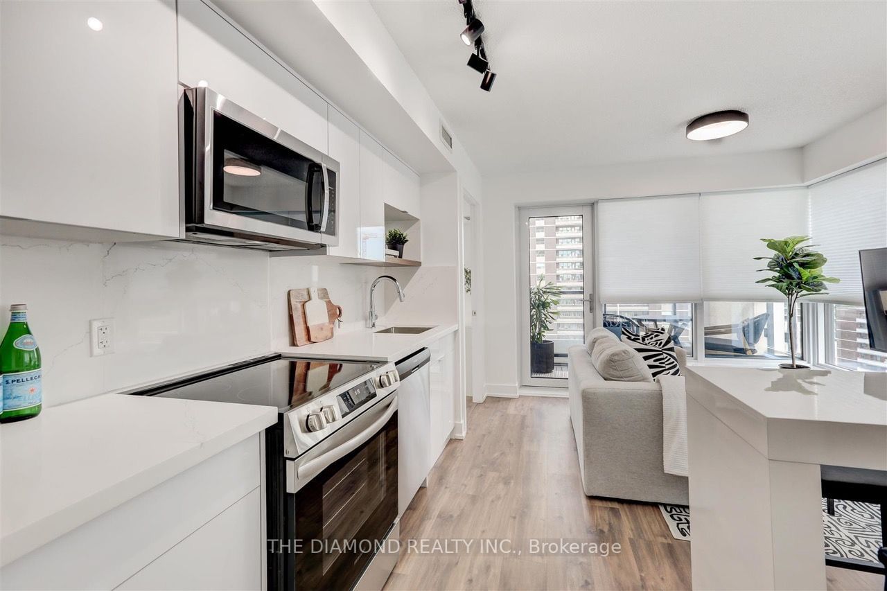 7 Mabelle Ave, unit 1404 for sale - image #6