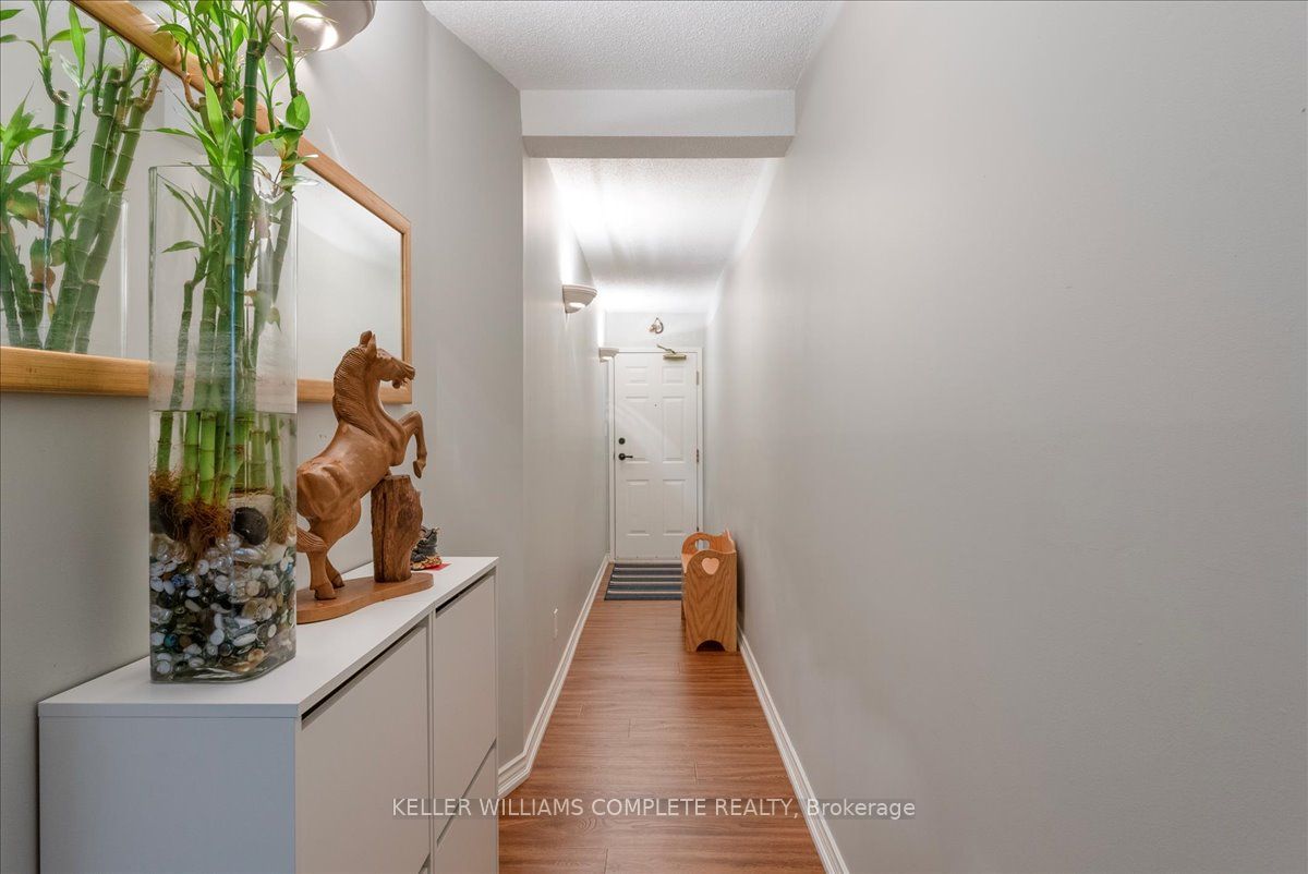 2010 Cleaver Ave, unit 211 for sale - image #3