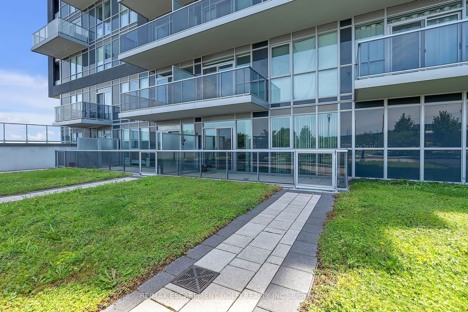 2093 Fairview St, unit 408 for sale