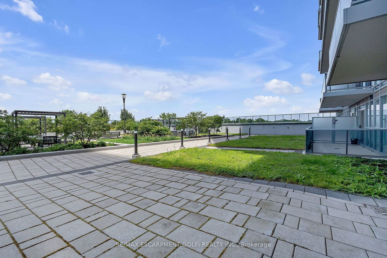 2093 Fairview St, unit 408 for sale - image #31