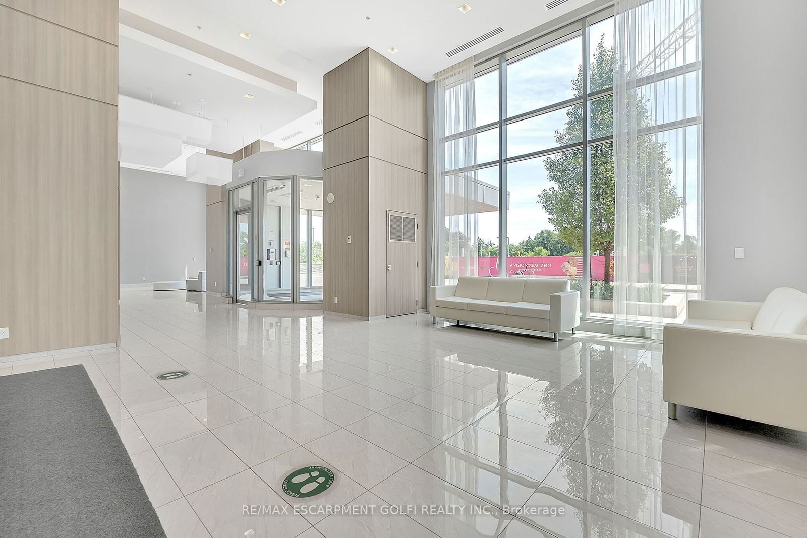 2093 Fairview St, unit 408 for sale - image #4