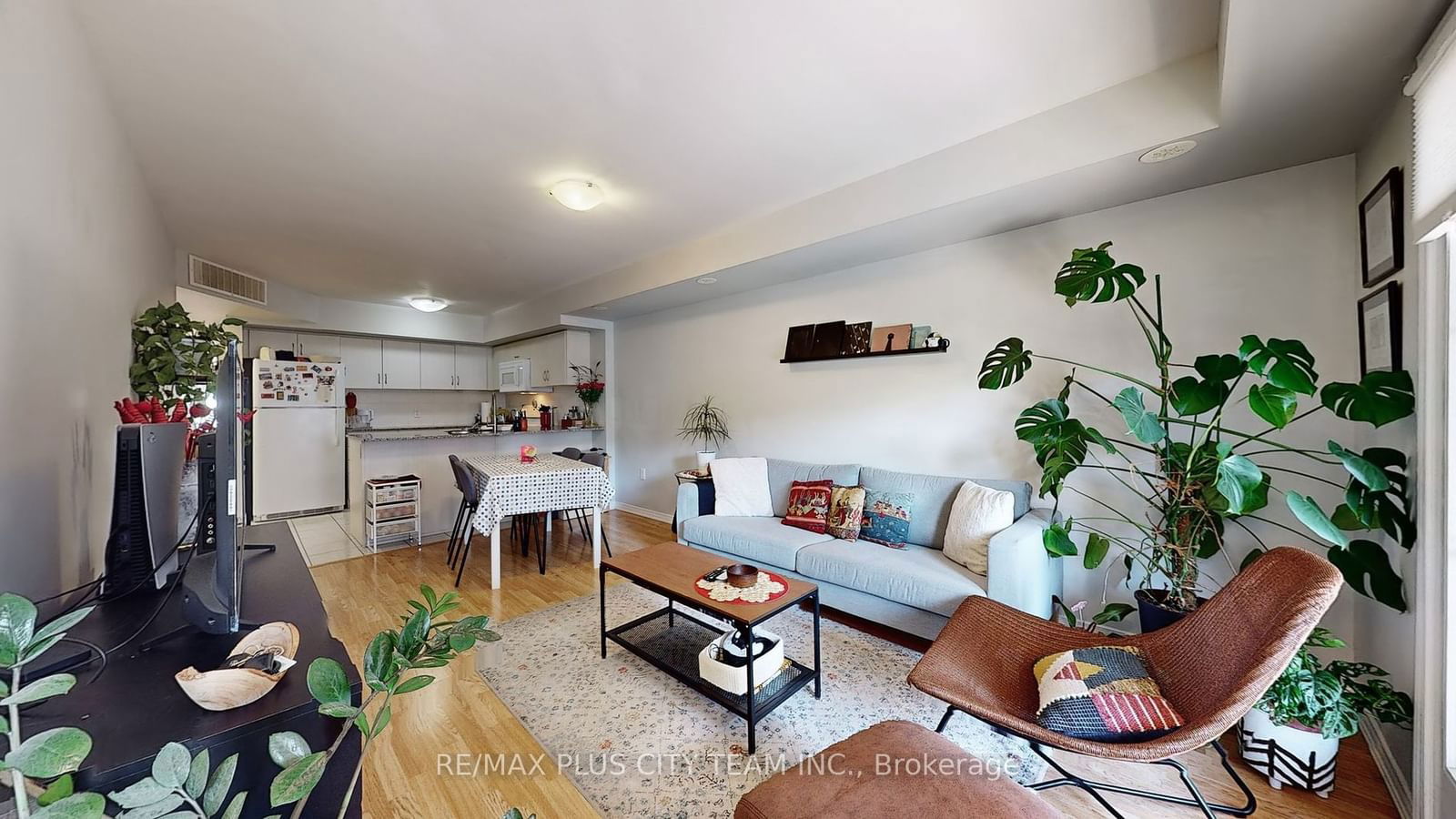 2441 Greenwich Dr, unit 122 for sale - image #6