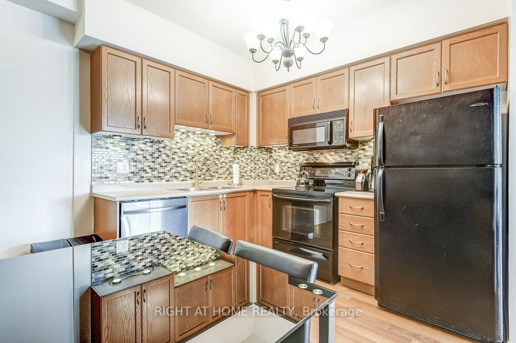 2464 Weston Rd, unit 910 for sale - image #5