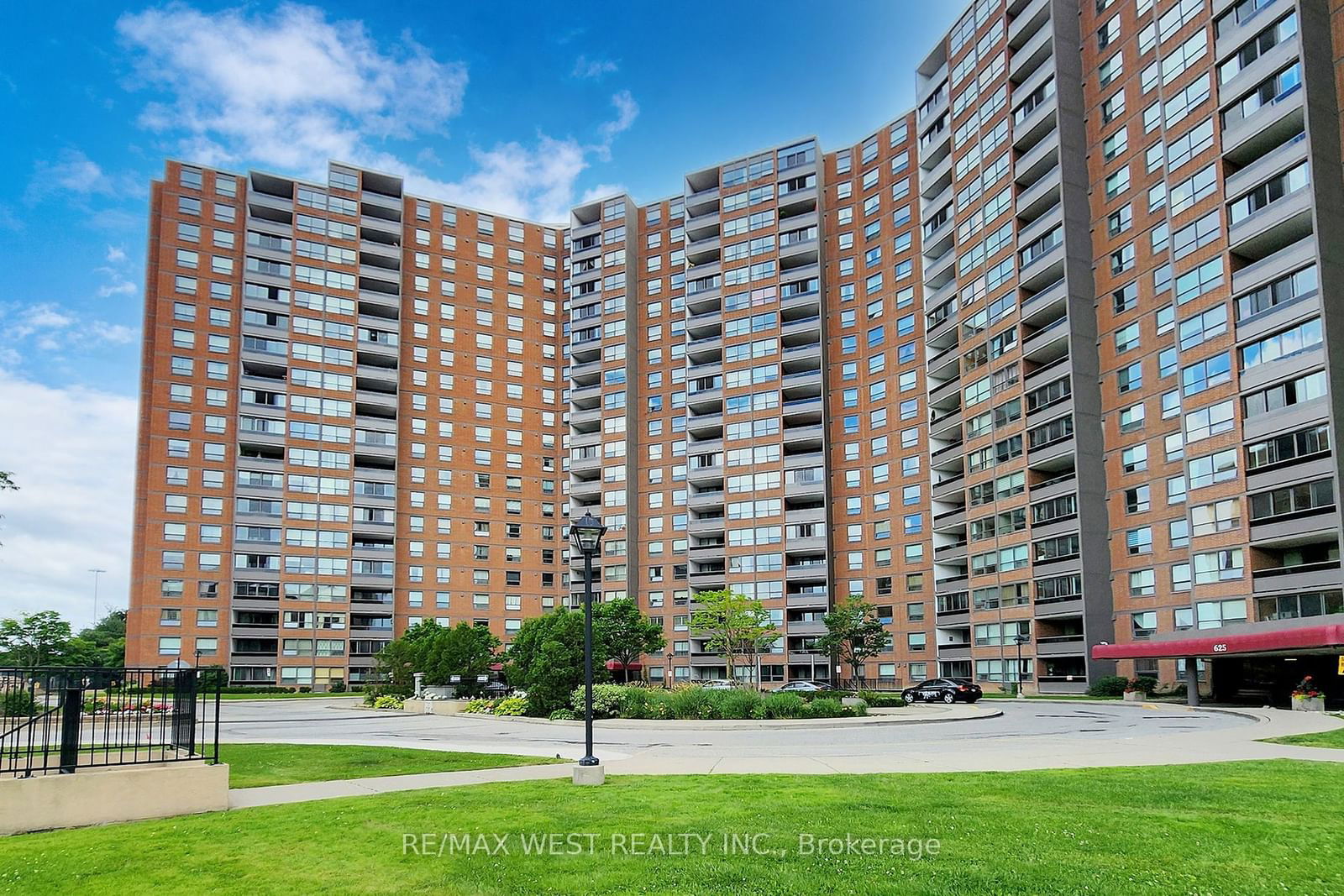 627 The West Mall, unit 1810 for sale - image #1