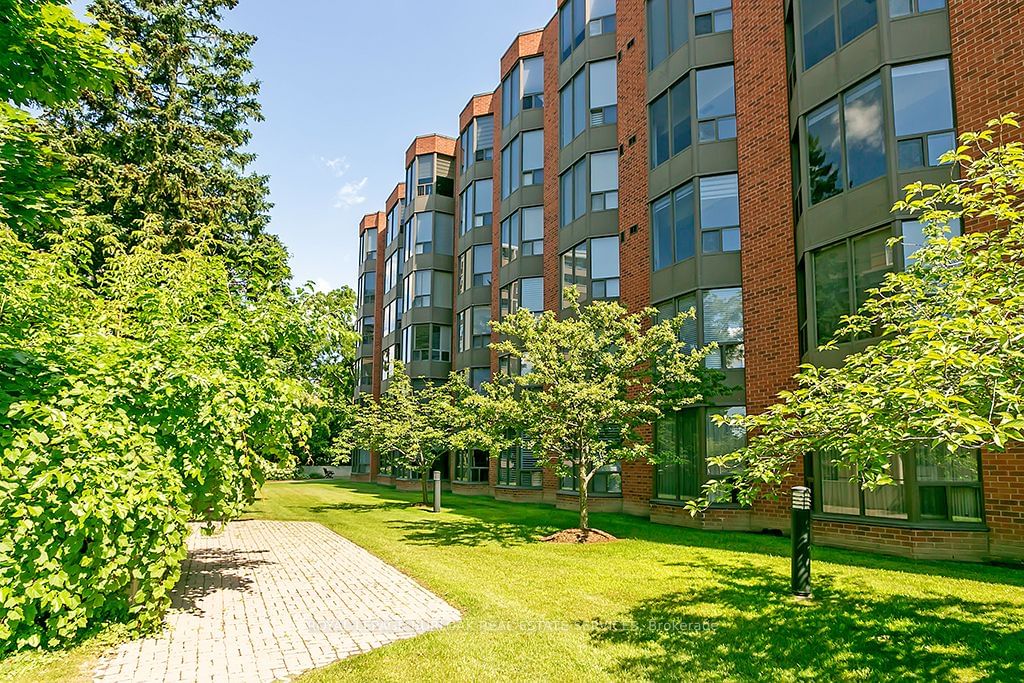 Village Gate Condos, Burlington, Toronto