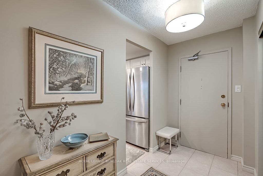 2121 Lakeshore Rd, unit 401 for sale - image #9