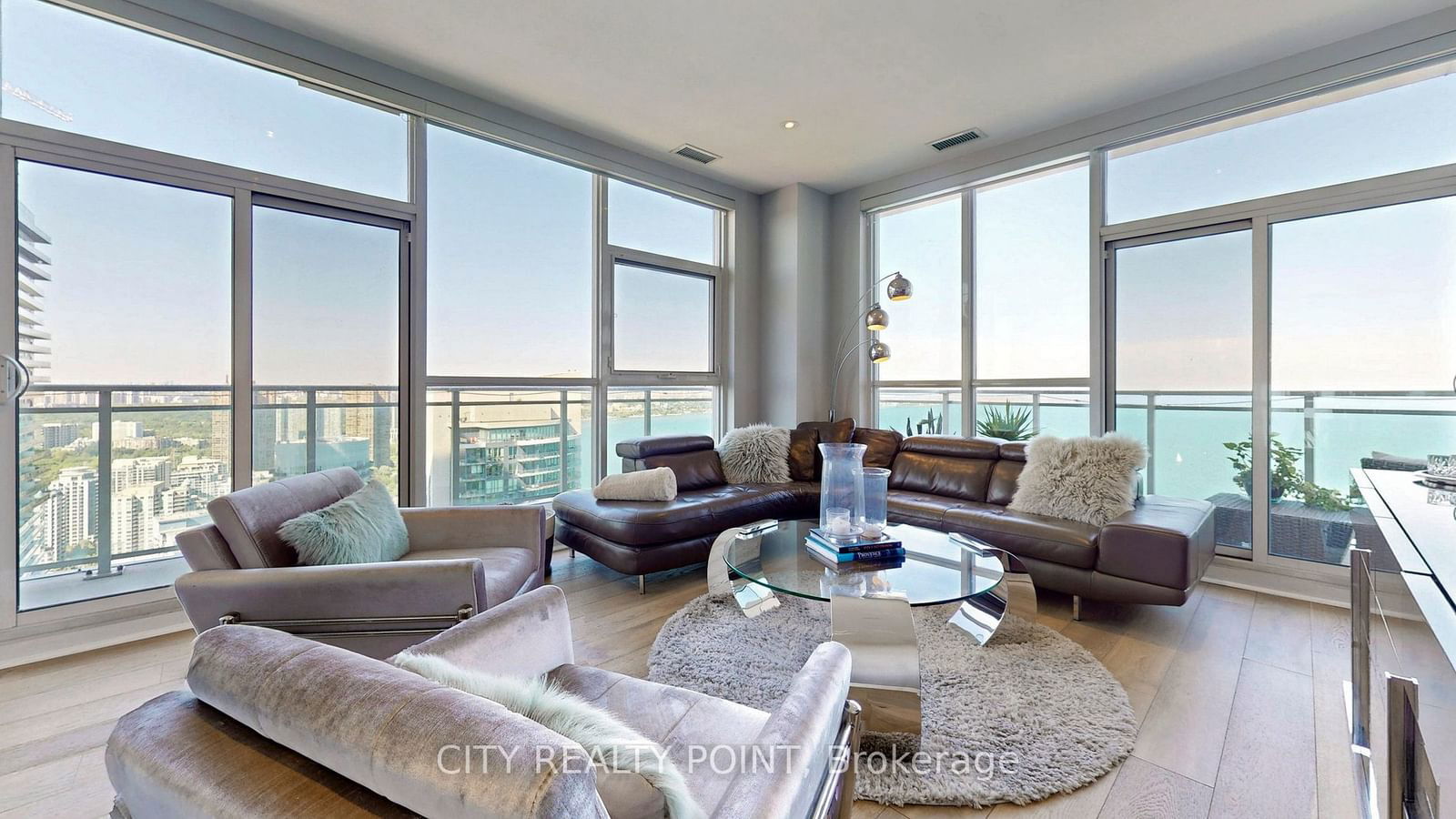 33 Shore Breeze Dr, unit Uph4103 for sale - image #1