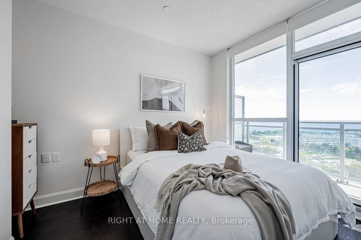 33 Shore Breeze Dr W, unit 2402 for rent - image #12