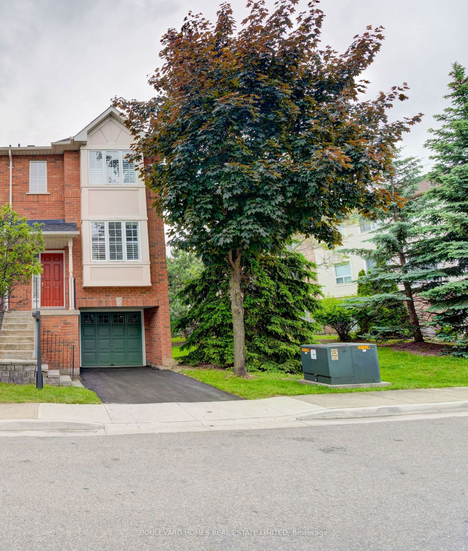 80 Acorn Pl, unit 196 for sale