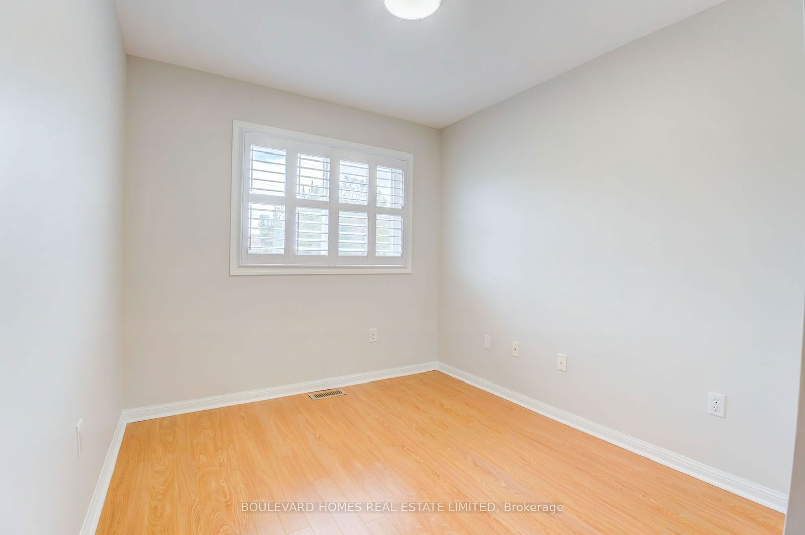 80 Acorn Pl, unit 196 for sale - image #21