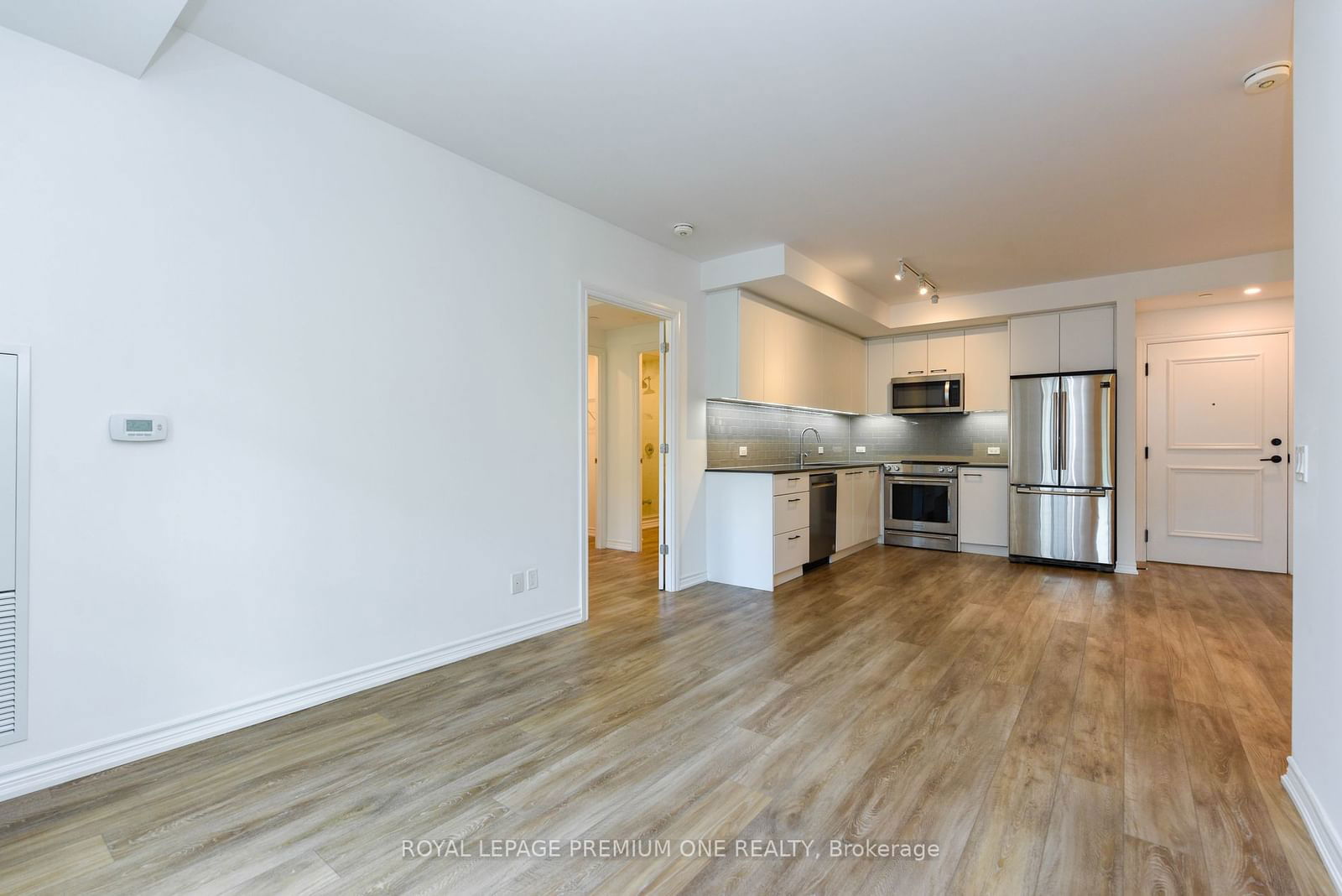 571 Prince Edward Dr N, unit 207 for rent - image #10