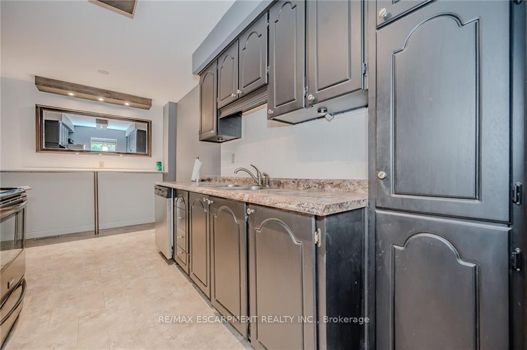 1548 Newlands Cres, unit 14 for sale