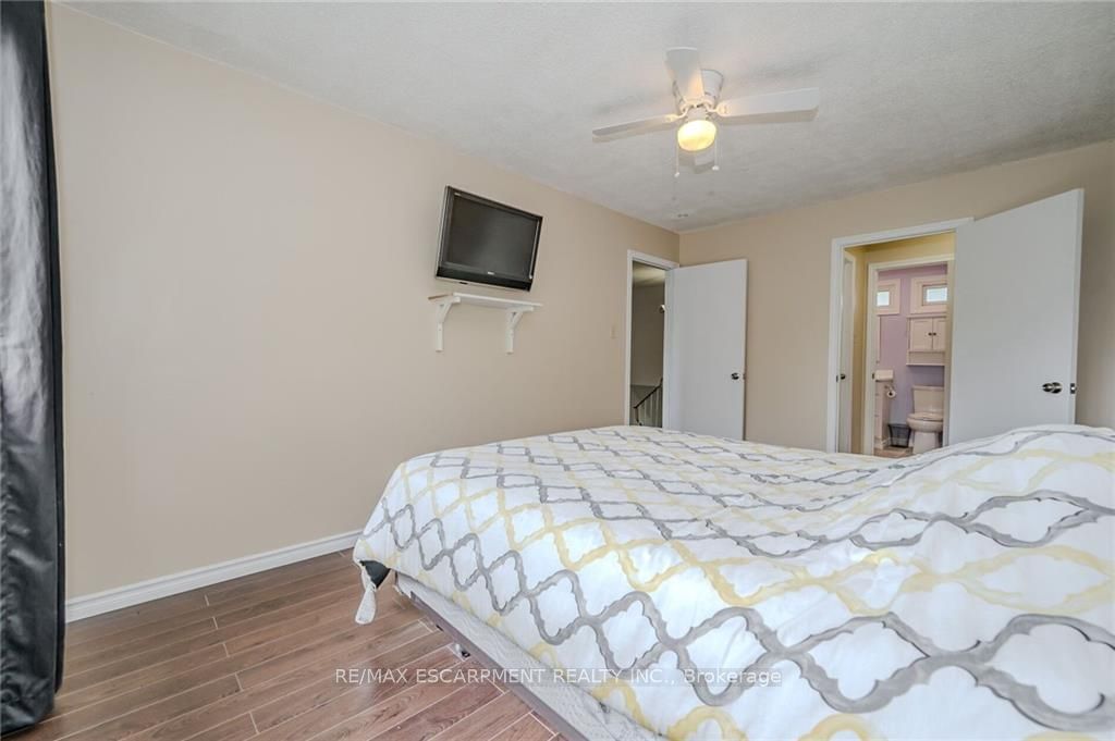 1548 Newlands Cres, unit 14 for sale - image #20