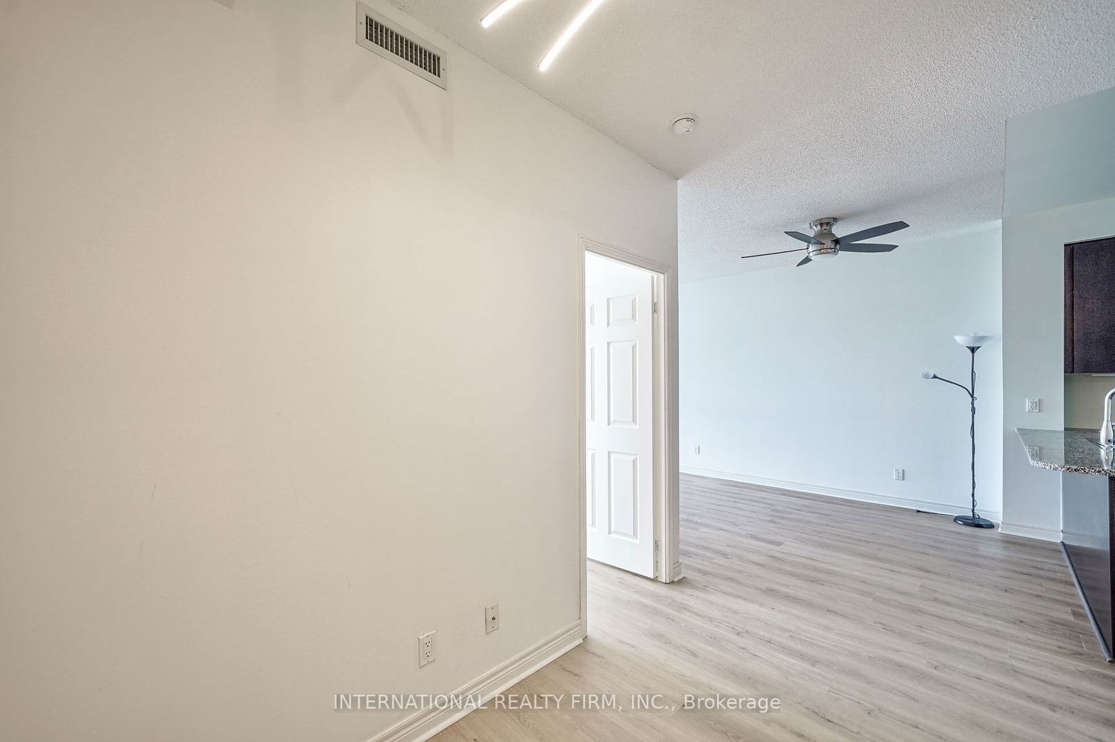 339 Rathburn Rd W, unit 1708 for sale - image #13