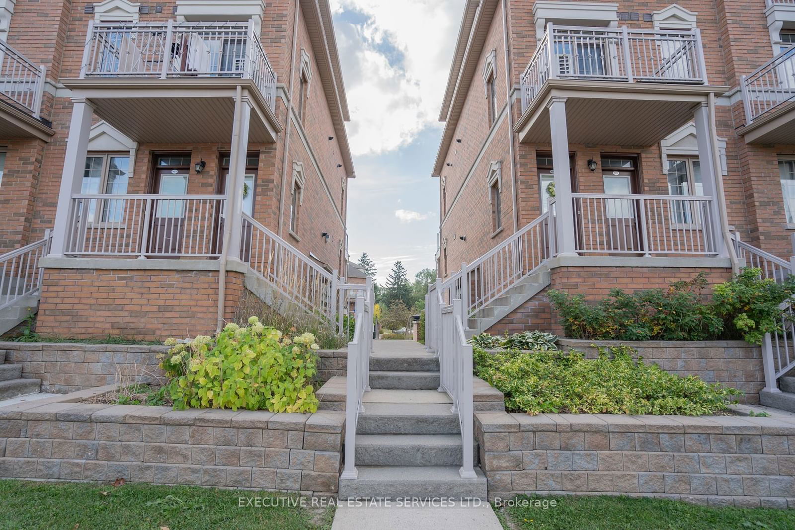 Howden Woods Townhomes, Brampton, Toronto