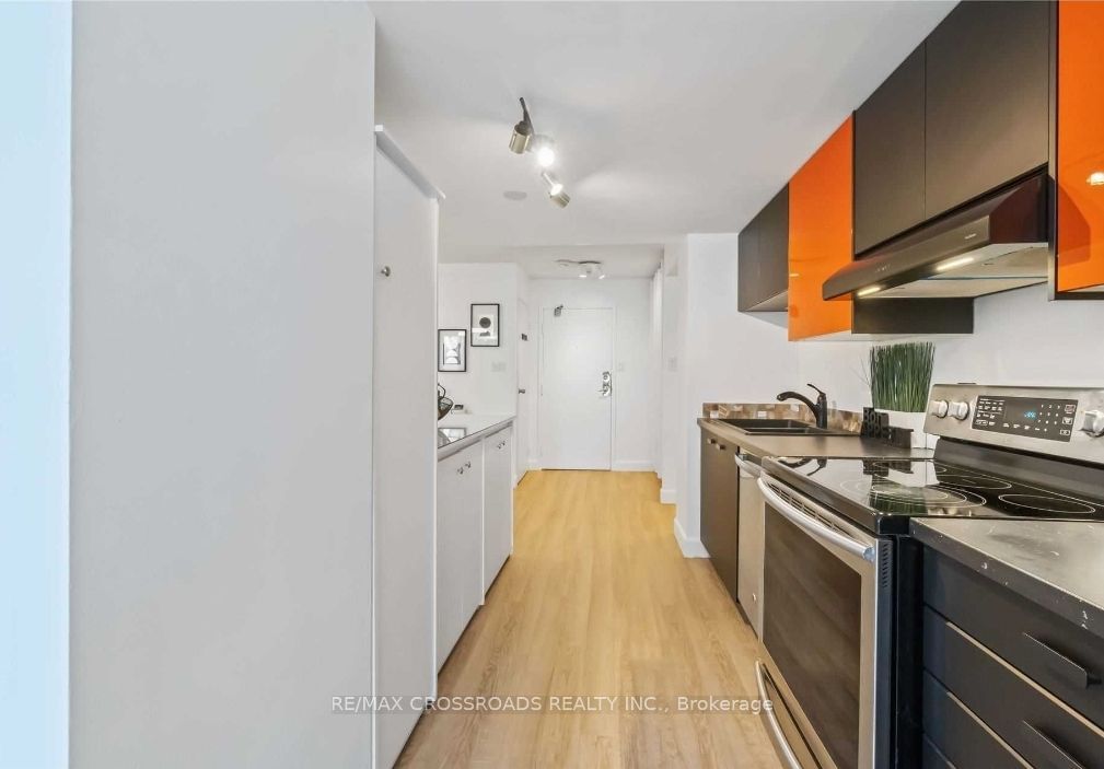 10 Markbrook Lane, unit 209 for sale - image #4