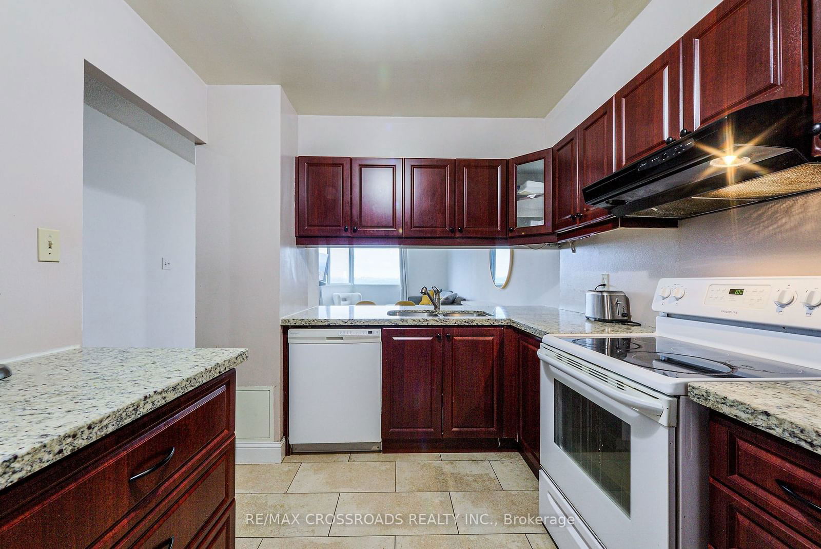 234 Albion Rd, unit PH06 for sale - image #9