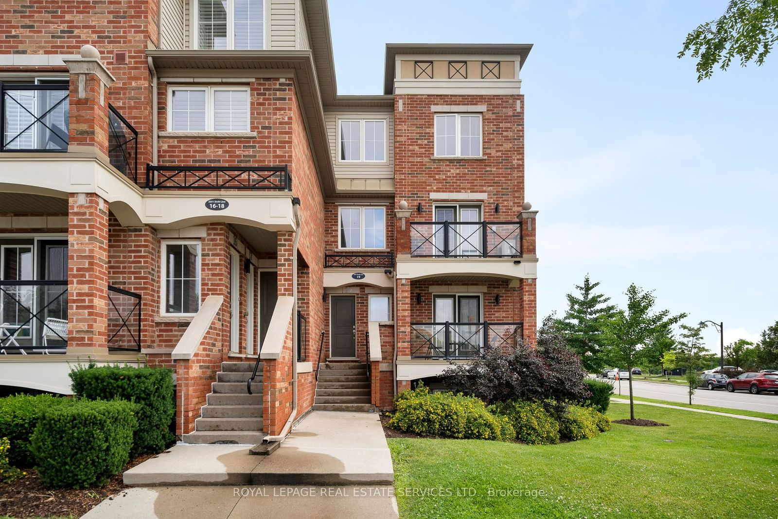 Waterlilies Townhomes, Oakville, Toronto